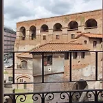 Romulus Rooms